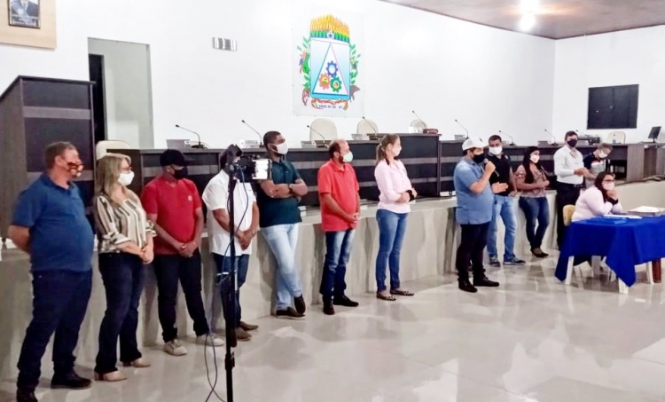 Participa&ccedil;&atilde;o dos vereadores na cerim&ocirc;nia de entrega dos t&iacute;tulos residenciais do Jardim Morada do Sol, realizada em Agosto/2020 na C&acirc;mara Municipal de Uni&atilde;o do Sul-MT